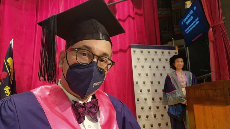 Photo 3 of 3: Proud moment to be in robes again after 20 years in University Malaya.