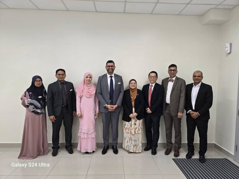 Photo 2 of 3: Opening ceremony of Columbia Asia Hospital Bukit Jalil with Deputy Director General Health YBhg Datuk Dr…