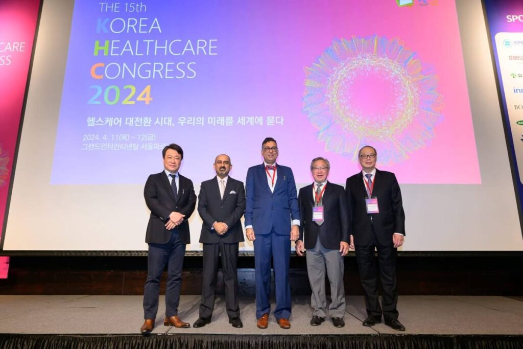 Photo 1 of 3: Panel Session on: Competitiveness and Innovation Strategies of Best Hospitals in Asia at the 15th Korean…