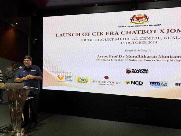 Photo 2 of 3: The Cik Era Chatbot X JomQuit Website was launched at Prince Court Medical Centre as part of the…