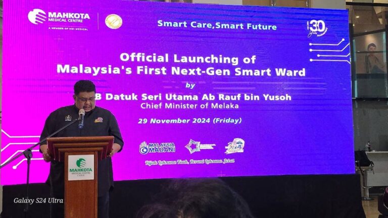 Photo 3 of 3: Smart Ward was launched at Mahkota Medical Centre Melaka by YAB Menteri Besar Melaka Datuk Seri Utama Ab…
