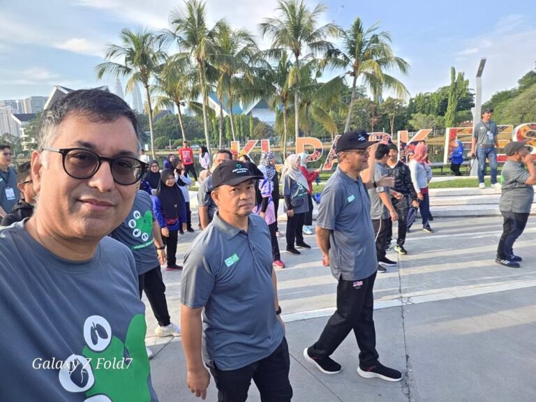Photo 2 of 3: Organ Donation Awareness Week with Minister of Health Y.B Datuk Seri Dr Dzulkefly.