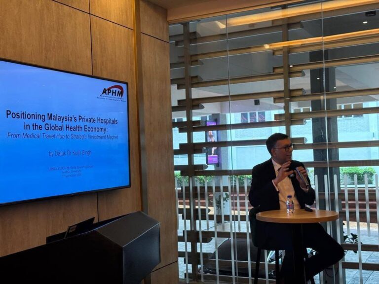 Photo 2 of 3: At Haniffa Business School for an evening talk on Malaysia’s private healthcare landscape — trends,…