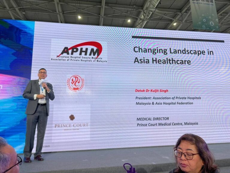 Photo 2 of 4: Delighted to share insights on the evolving Asian healthcare landscape at the Taiwan Healthcare Expo.