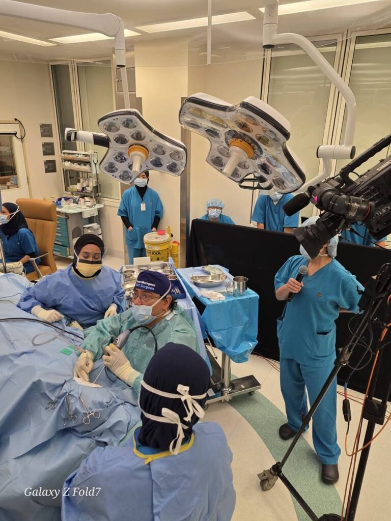 Photo 2 of 3: Internationally recognized surgeons Dr.