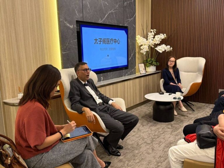 Photo 4 of 4: Had a truly inspiring meeting and discussion with Mr.