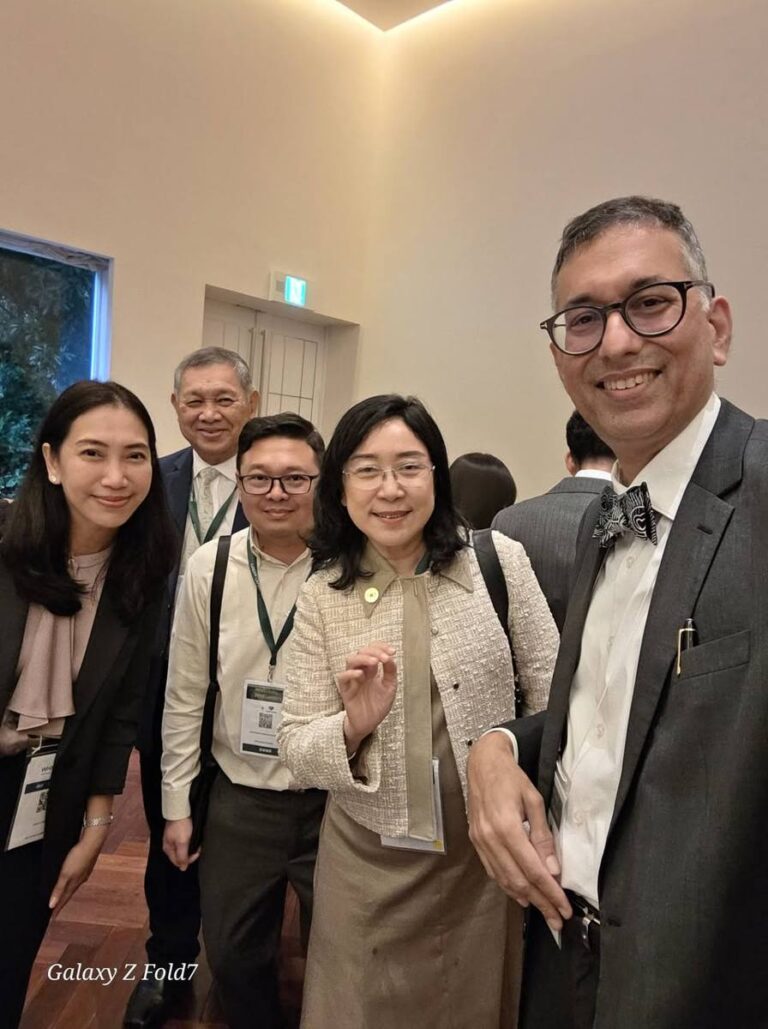Photo 2 of 4: Honored to meet Indonesia’s Minister of Health, His Excellency Budi Gunadi Sadikin, at the WHX Osaka…